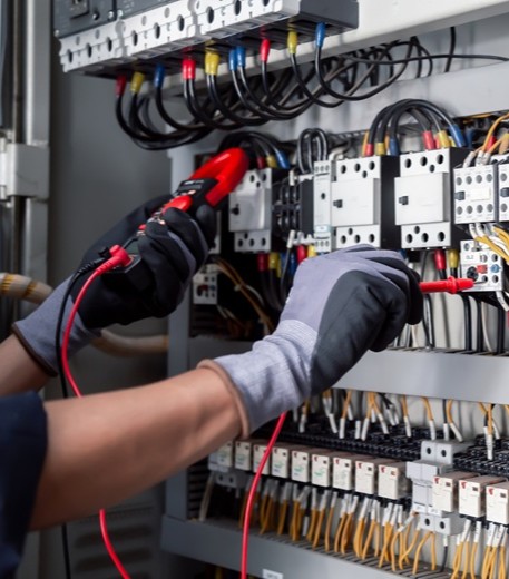 Illustration de contrôle technique et indicateurs énergétiques internes